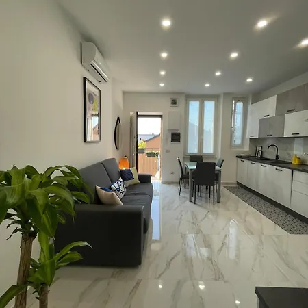 Nuovo In Viale Jenner, Luminoso E Strategico Apartment *